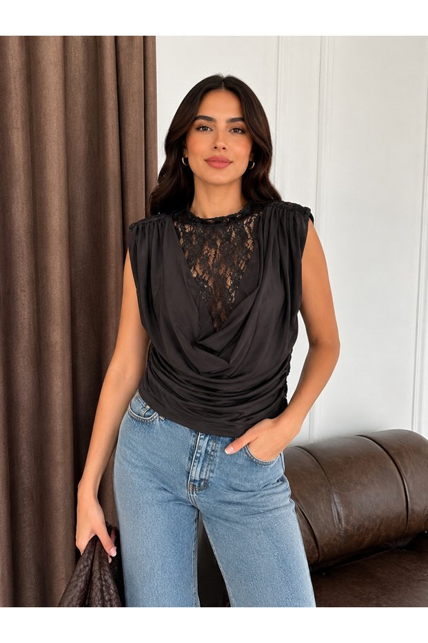 Women's Lace Detailed Deep Neckline Sleeveless Bodysuit