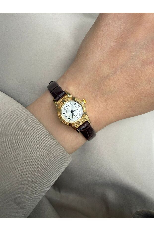 Minimal Women's Wristwatch Bitter Brown