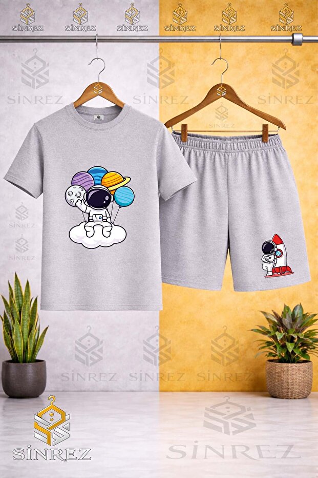 Crew Neck Astronaut Cloud with Planets in Hand Printed T-Shirt - Shorts Set