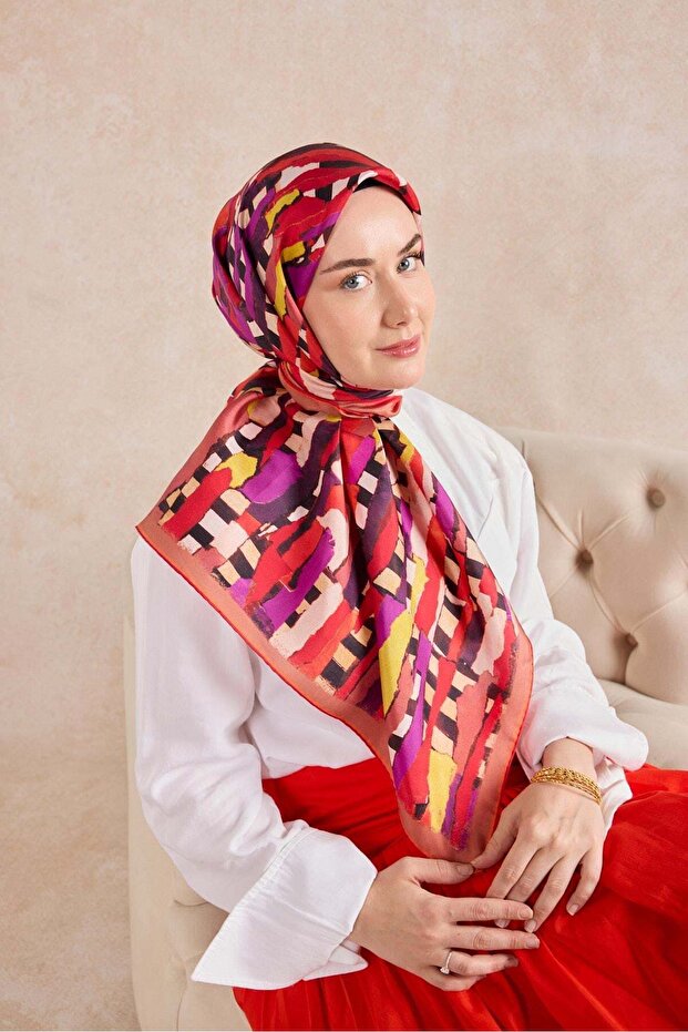 وشاح حرير تويلي مخطط بلون السلمون