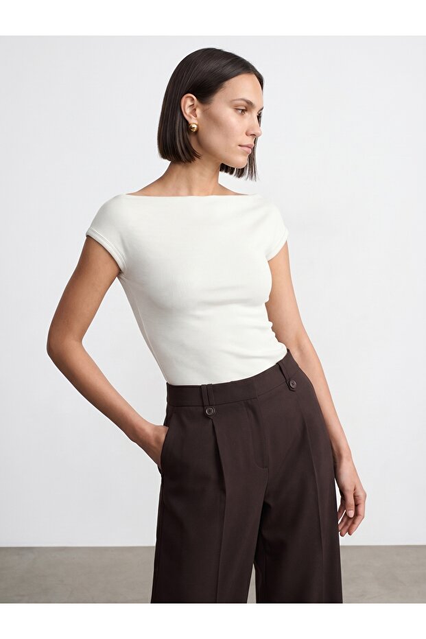 32839 Tricou Basic cu guler larg-Ecru - 3