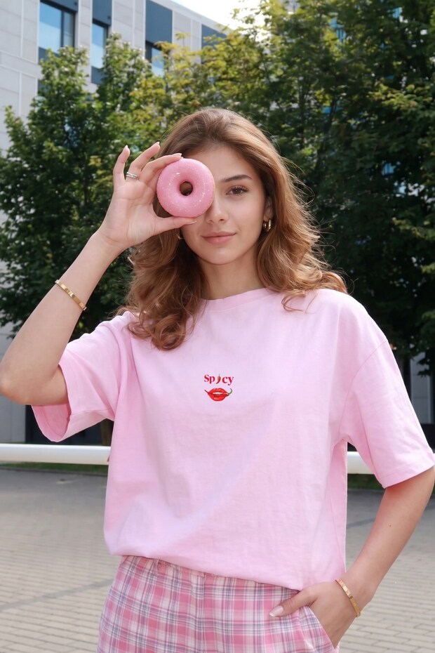 Women's Oversize T-Shirt Spicy Lips Printed Pink – Crew Neck, Comfortable Fit, 100% Cotton