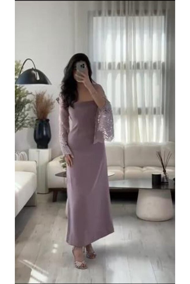فستان سهرة بلون أرجواني فاتح