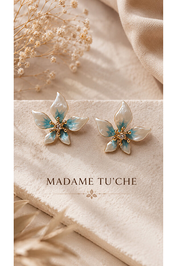 Madame Tu’Che Blue Flower Earrings 🌸