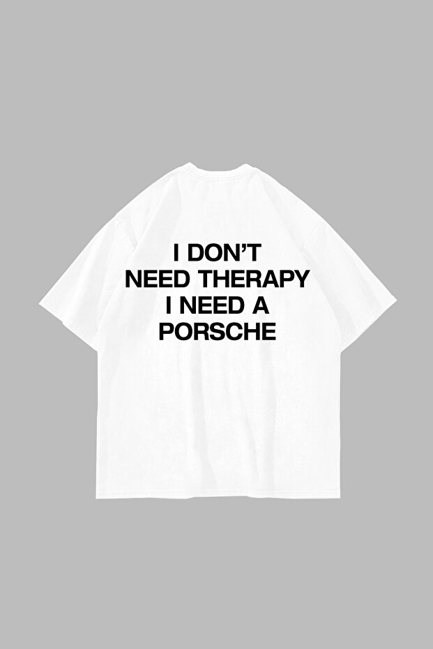 تي شيرت أبيض كبير الحجم مطبوع عليه I Don't Need Therapy