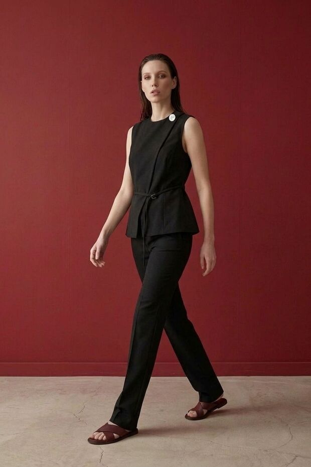 My Fashion Belted Crepe Vest