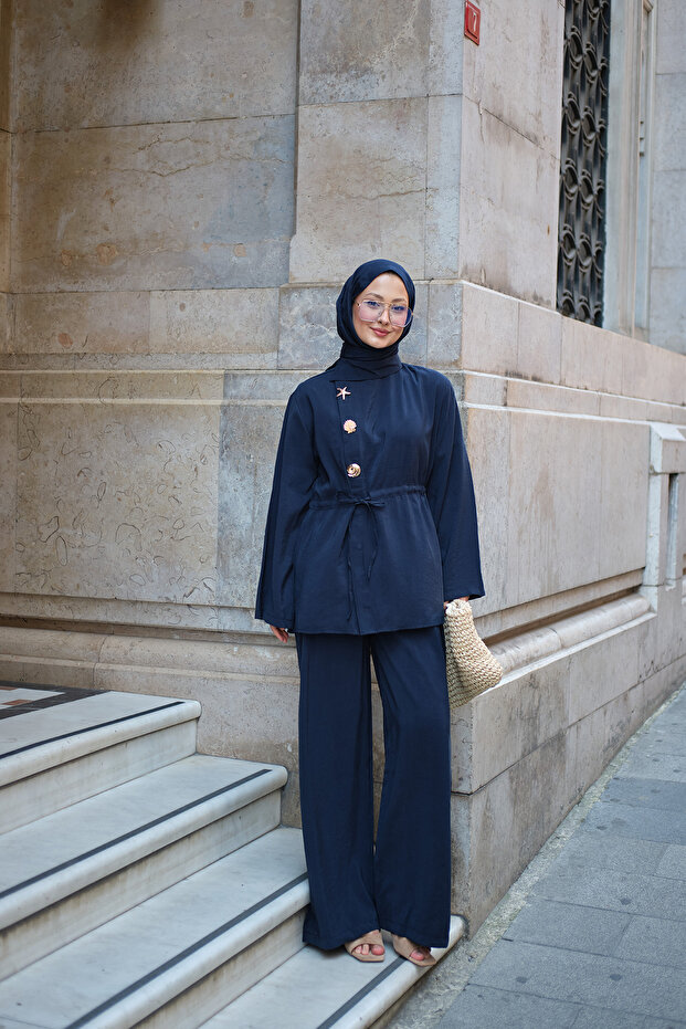 Women's Three-Brooch Detailed Hidden Buttoned Waist-Tie Suit in Navy Blue