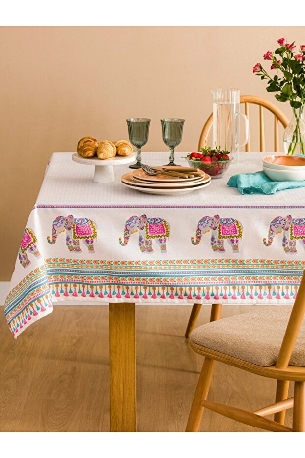 مفرش طاولة مطبوع عليه فيل مختلط من LCW HOME مقاس 150x200 سم