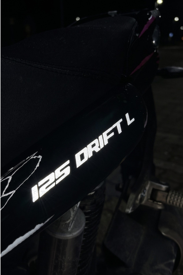ملصق نصي أصلي 125 Drift-L مع عاكس ضوئي (يمين ويسار) لـ Mondial Drift-L