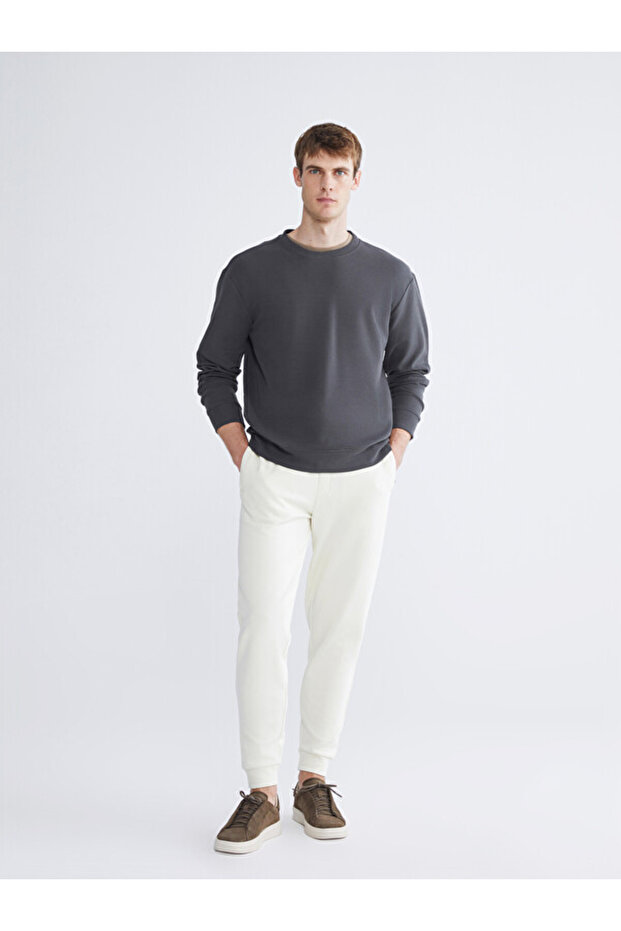Esvab • Modern & Distinctive Standard Fit Men's Jogger Sweatpants