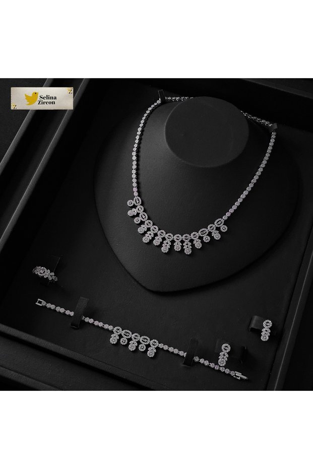 طقم اكسسوارات بدقه الالماس مع التغليف