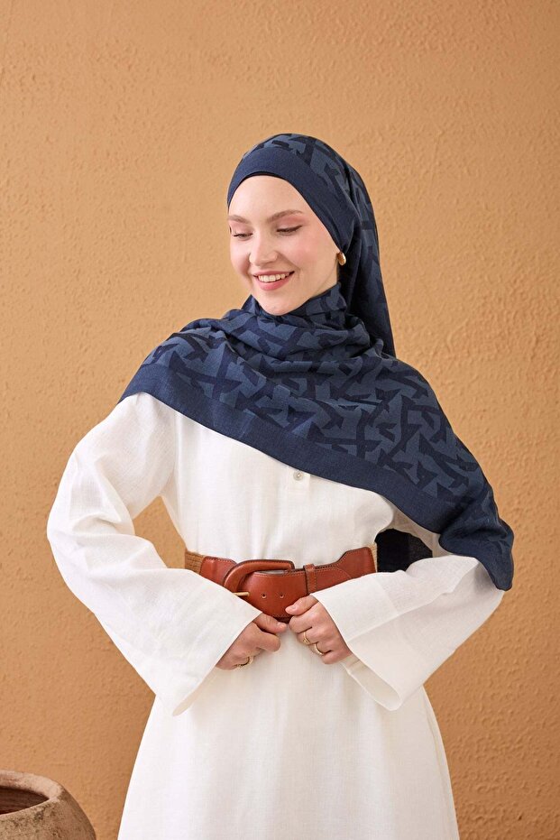 شال قطني من نايا إيليو باللون الأزرق الليلي