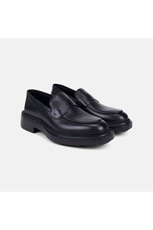 Men's Black Thick Soled Classic Leather Loafer
