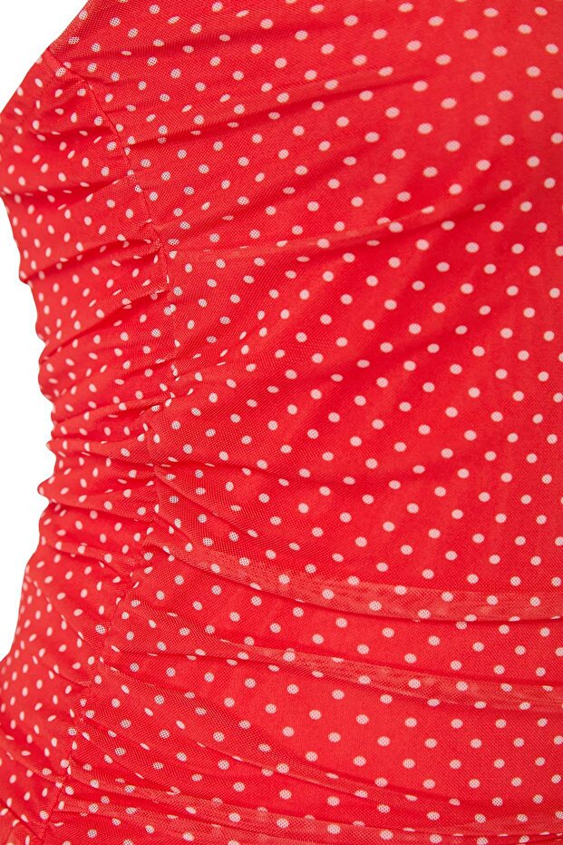 Kırmızı Astarlı Fırfır Detaylı Tül Örme Büyük Beden Bluz TBBSS26AF00068 - 5