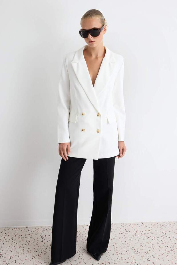 Beyaz Oversize Astarlı Düğmeli Dokuma Blazer Ceket TWOAW22CE0167 - 2
