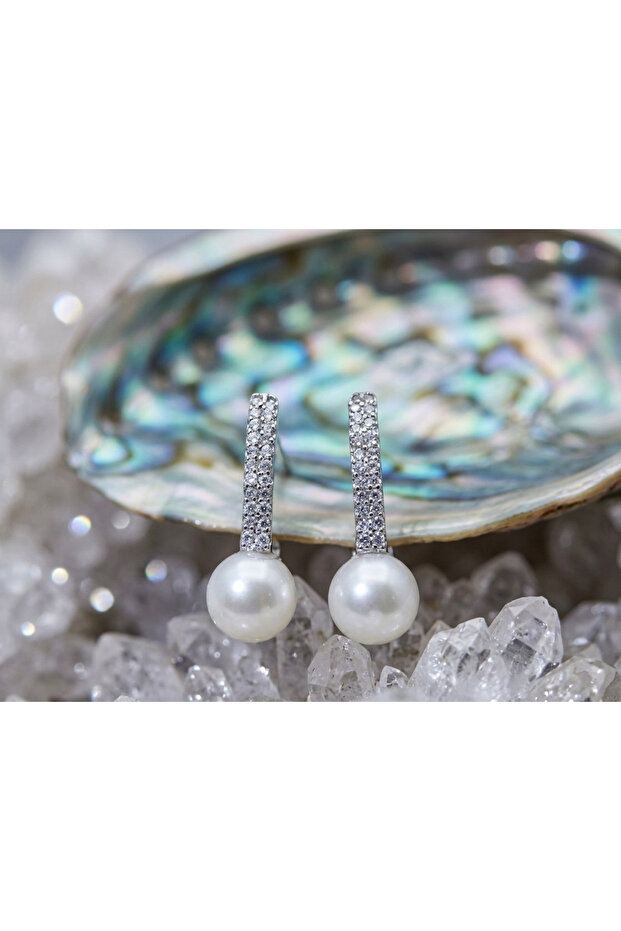 Elegant Pearl Earrings to Complement Your Elegance