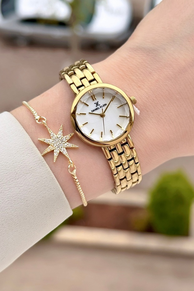 Gold Color 25 mm Adjustable Strap Women's Wristwatch
