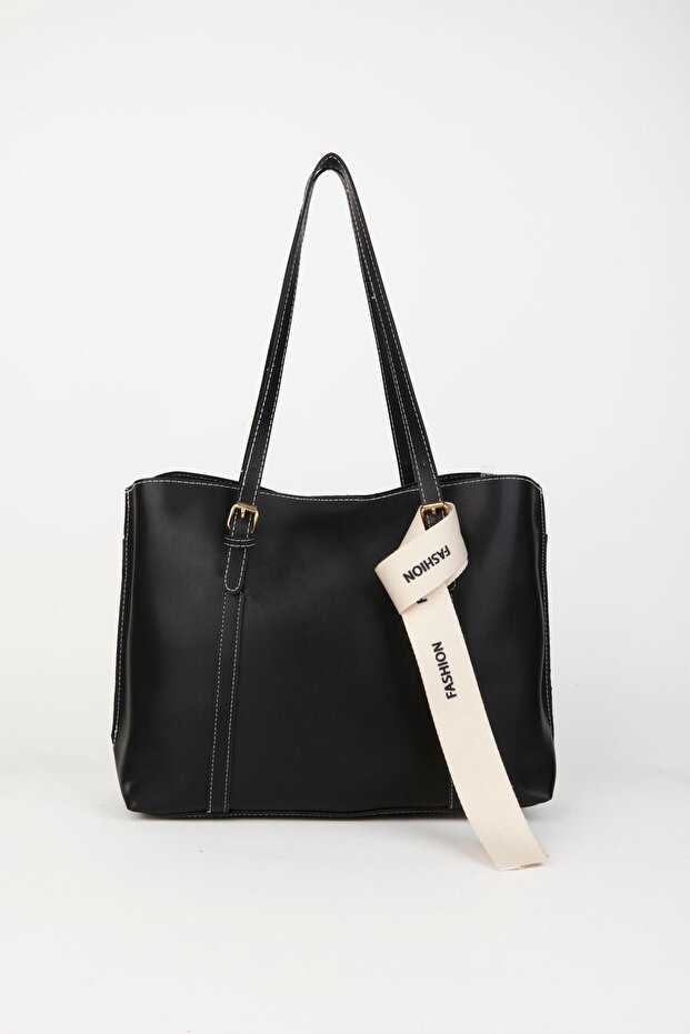 Women's Black Medium Compartment Faux Leather Medium Size Snap Fastener and Zipper Closure Handbag and Shoulder Bag