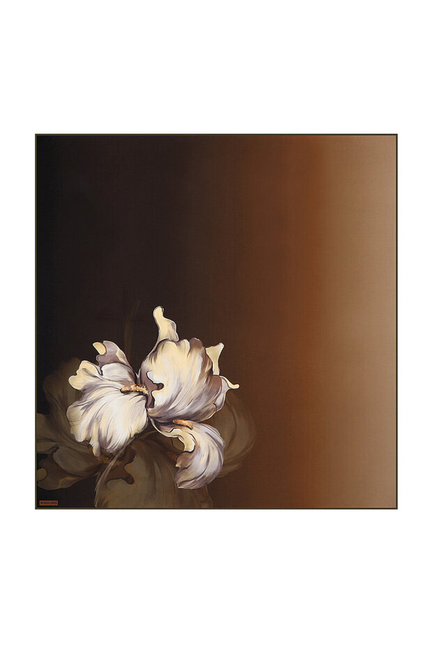 وشاح حريري بني منقوش من Irises