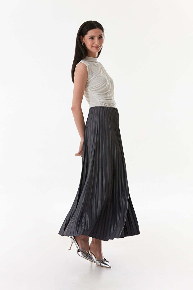 Pleated Skirt with Elastic Waist