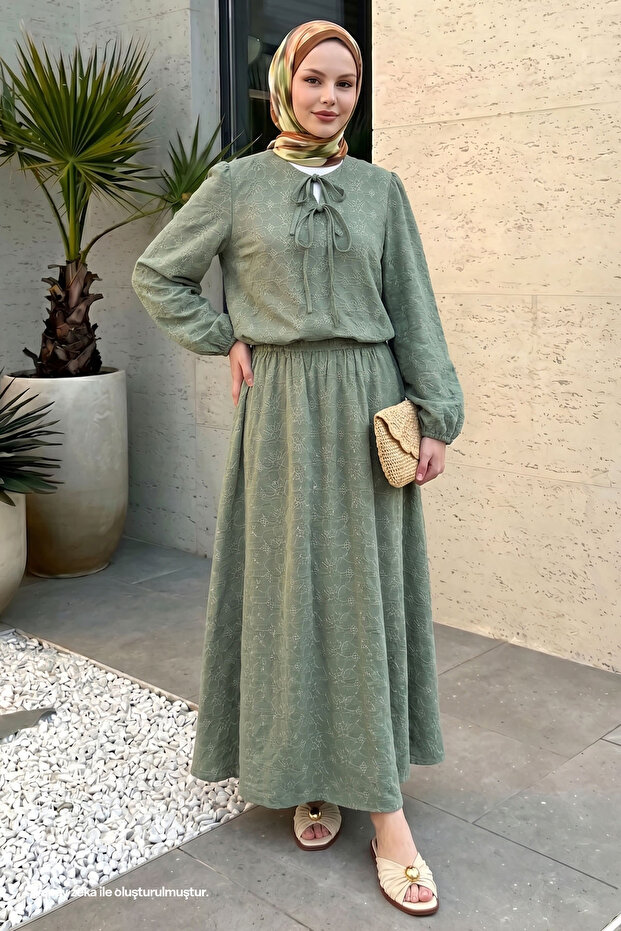 Patterned Embroidered Mint Green Ayrobin Set
