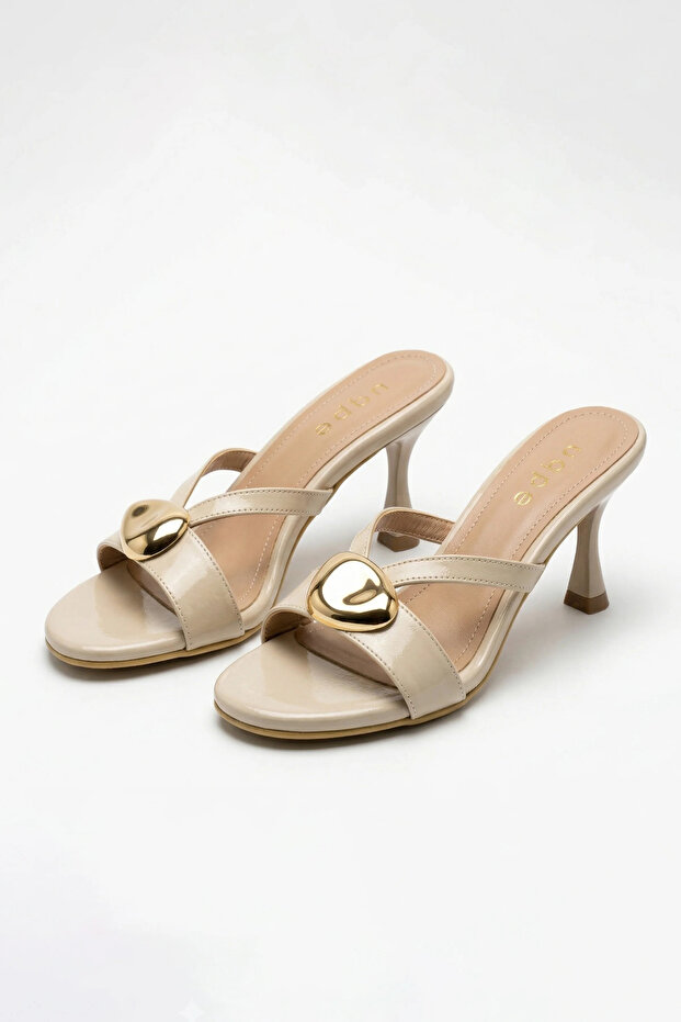 Raven Large Gold Accessory Cross-Strapped Goblet Heeled Slippers - Ecru Crinkled