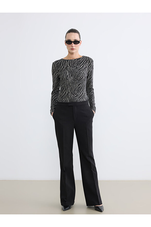 Crew Neck Patterned Blouse - 4