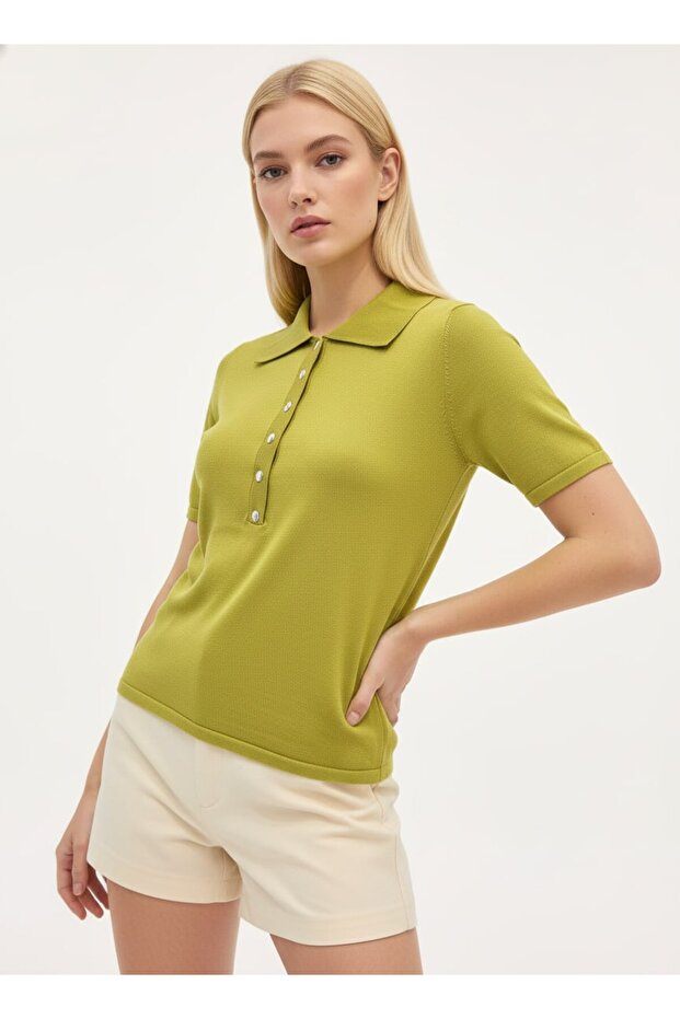 Women's Relaxed Fit Buttoned Polo Collar Short Sleeve Basic T-Shirt // V12435