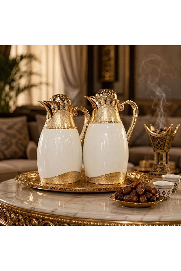 تصميم فني لضيافة استثنائية: طقم ترامس بنقوش ذهبية فاخرة