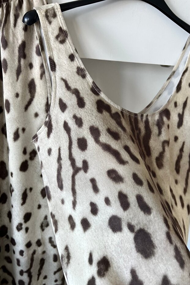 طقم فاخر بطبعة حيوانية
