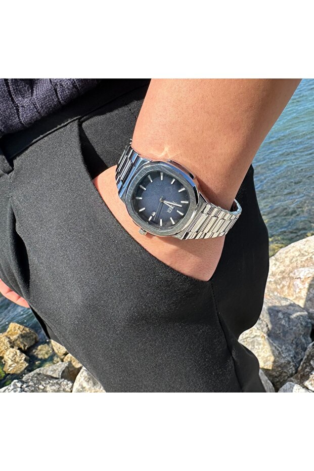 New Season Special Design Premium Men's Wristwatch with Calendar
