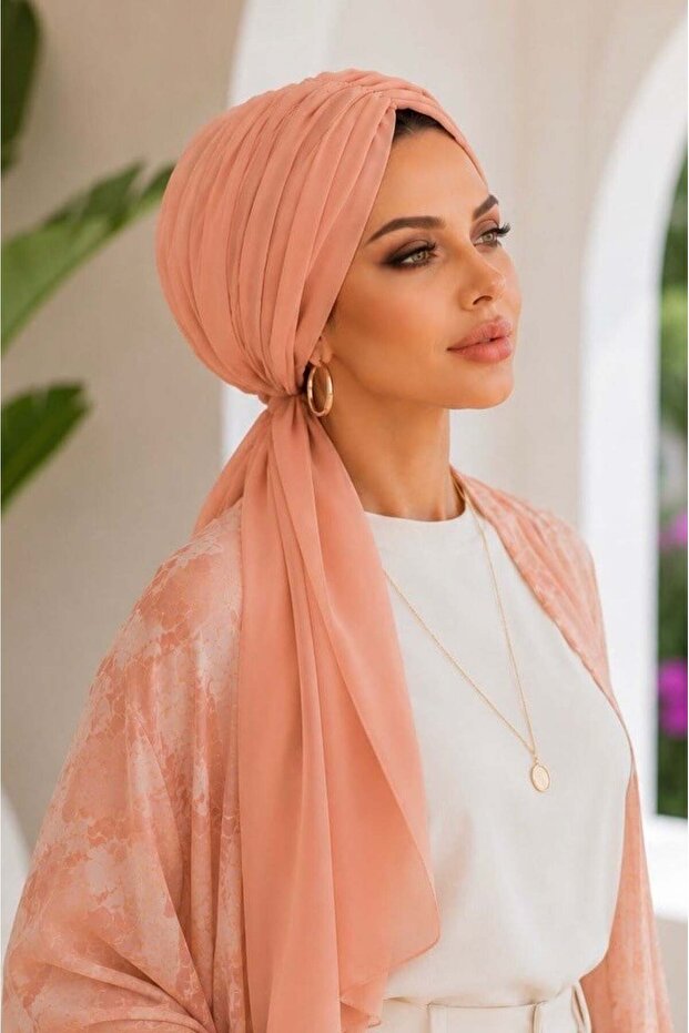 وشاح من الشيفون السالمون مع ربطة عنق