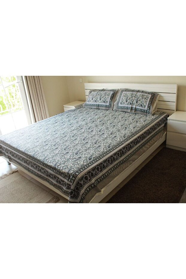 Bedsheet with 2 Pillow Covers – Grey Paisley Pattern