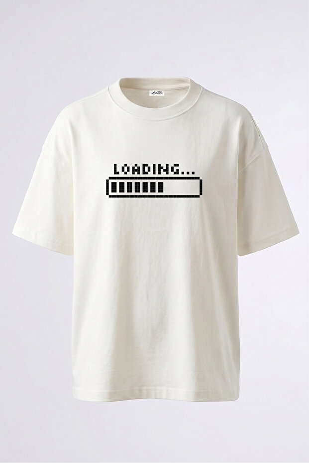 تي شيرت أبيض كبير الحجم من القطن بتصميم Pixel Loading مطبوع على الظهر