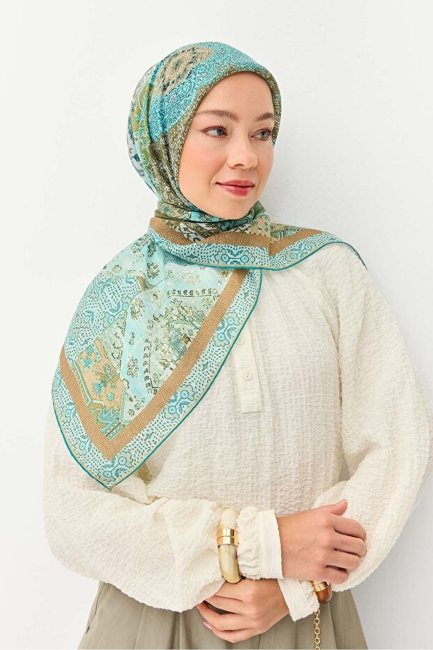 وشاح مونار حديث باللون الأزرق السماوي 90x90