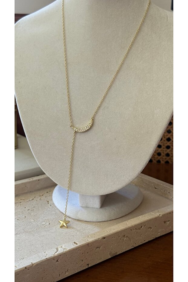 Low-Cut Necklace