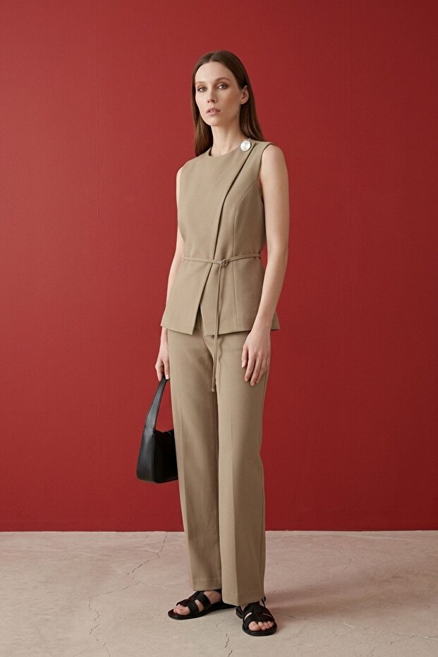 My Fashion Belted Crepe Vest