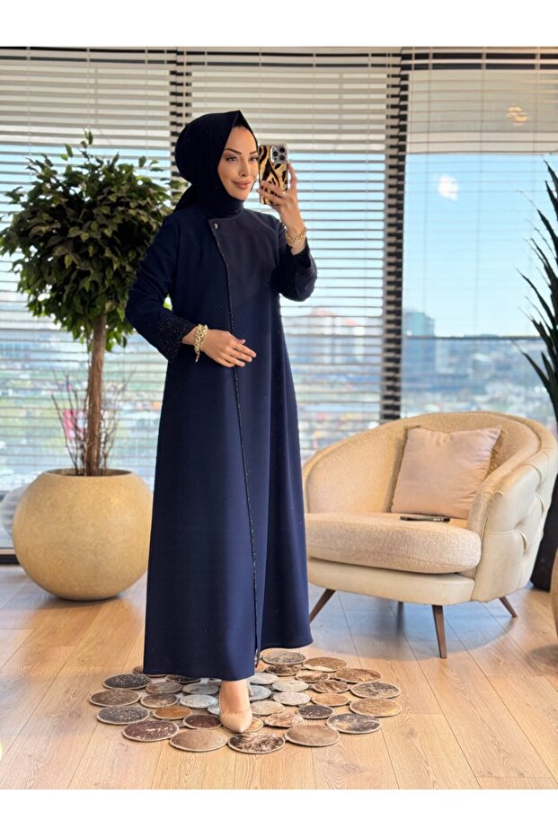 2602 سترة مزينة بالأحجار باللون الأزرق الداكن