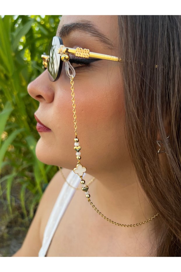 Premium White Clover Detailed Glasses Chain | Women's Glasses Strap | Silicone Tip Metal Heart Eyeglass Accessory | Compatible with All Glasses