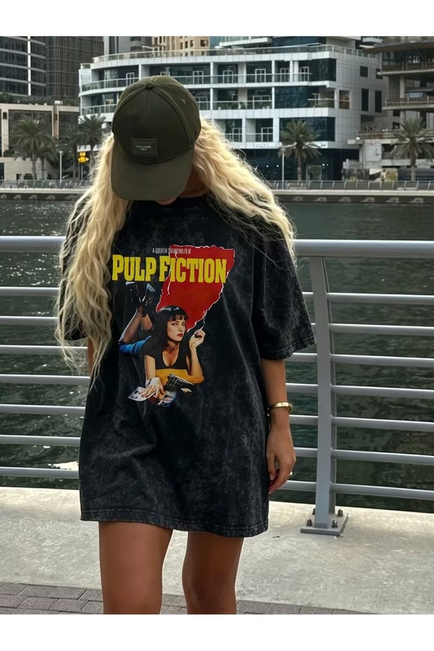 تي شيرت مطبوع عليه Pulp Fiction للجنسين مقاس كبير