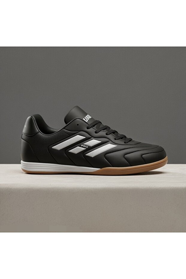 Twingo rubber sole futsal shoes in sizes 36-44