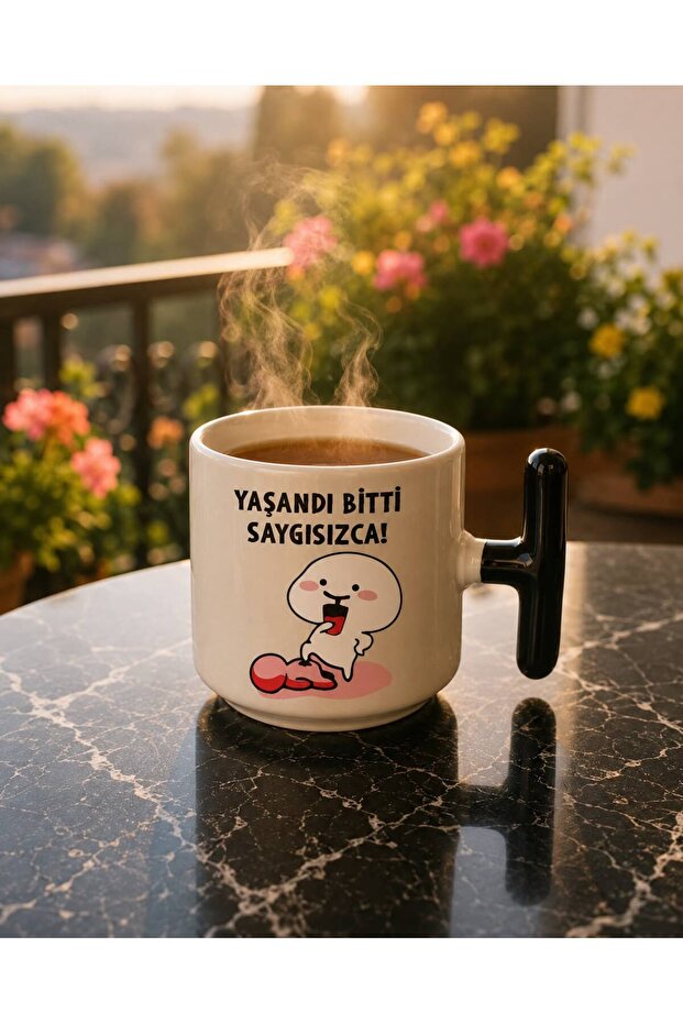 كوب قهوة وشاي من السيراميك مطبوع بتصميم خاص من ماركة Yaşandı Bitti Saygısızlı