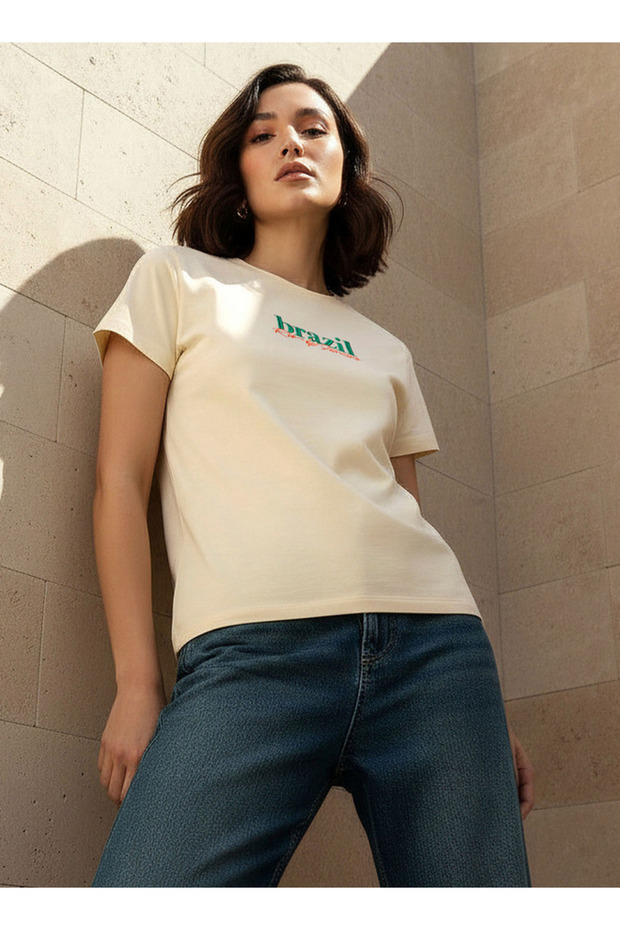 YOUTH WOMAN GRAPHIC CORE TEES