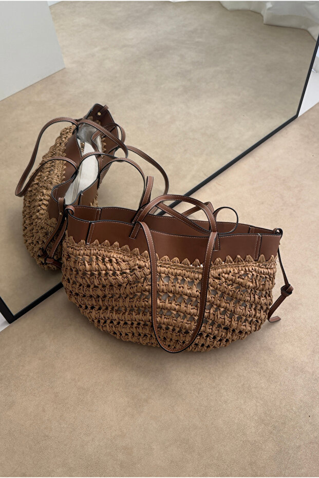 Women's woven bag camel woven