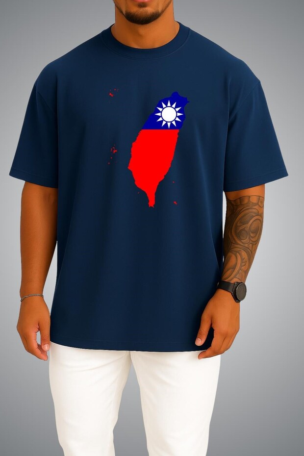 Oversize Taiwan Flag and Map Chest Printed Unisex T-Shirt