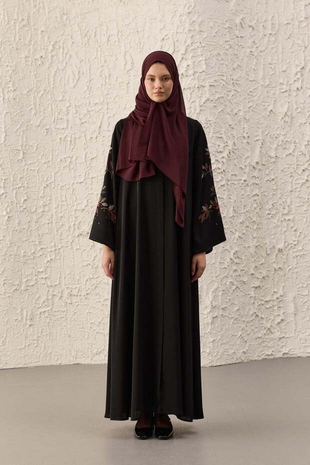 فيرايس أسود مرسوم يدويًا من ماركة ميفسيم