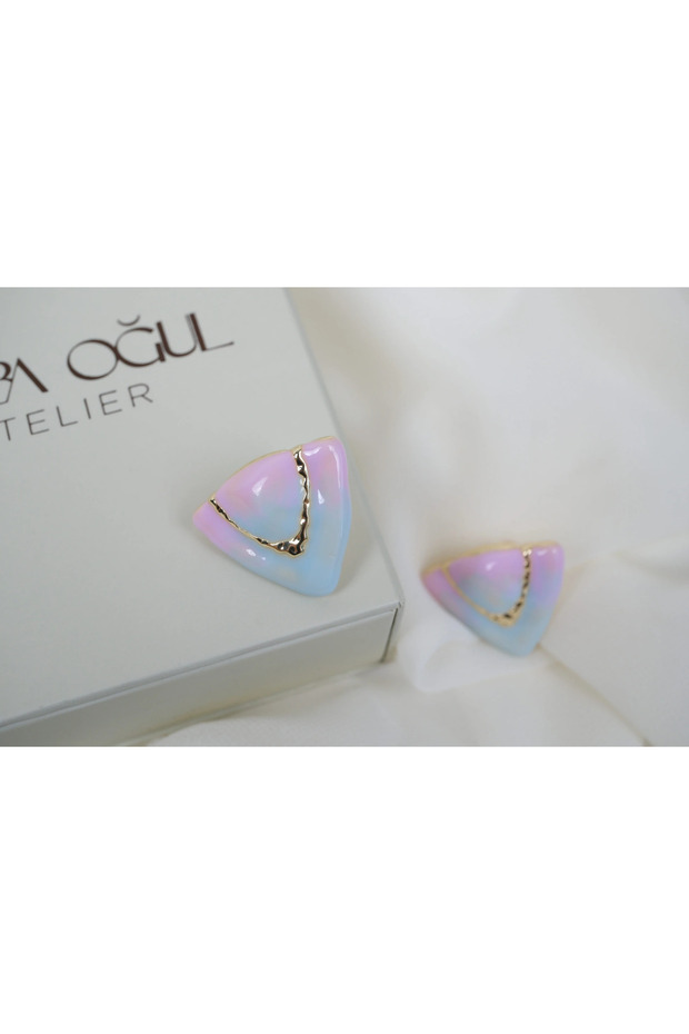 Kp635 Pastel Color Triangle Earrings Gold (23 mm)