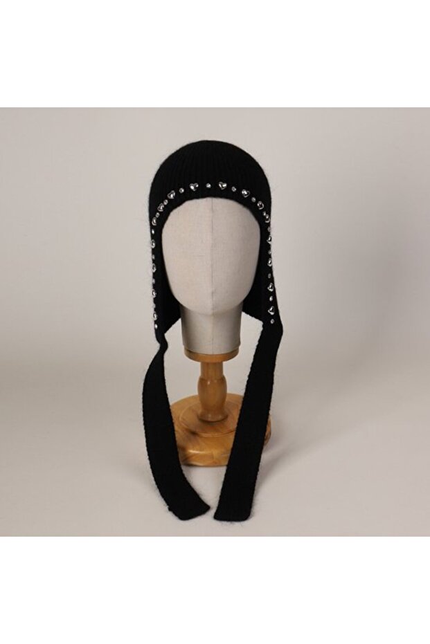 Heart-shaped beaded drawstring hat, warm winter cute knitted aviator women's with ear flaps, elastic