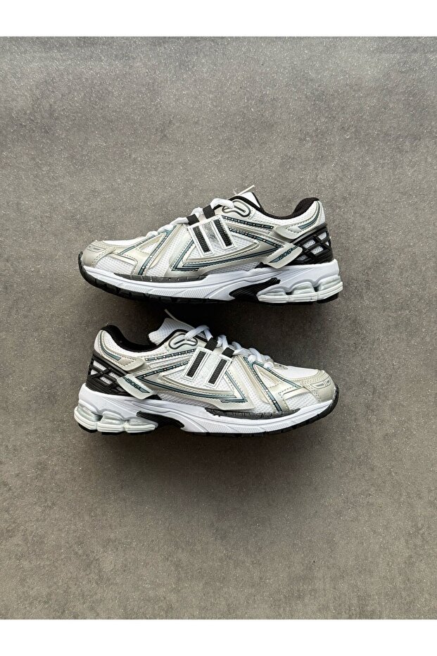 White Black Daily N906A Sneaker
