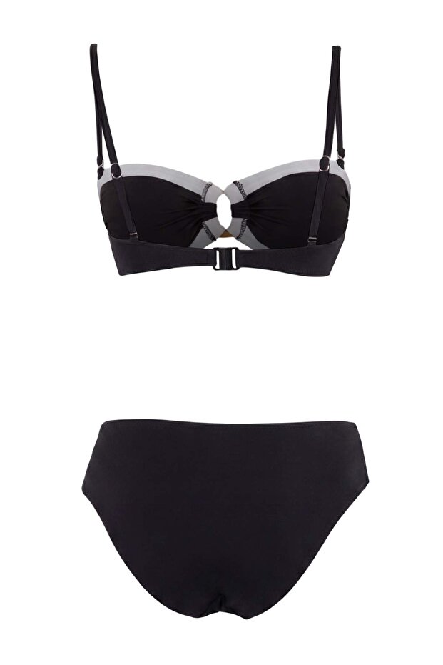 Siyah Beyaz Bloklu Straplez Kaplı Biyeli Hipster Normal Bel Bikini Takımı TBESS26BT00116 - 6